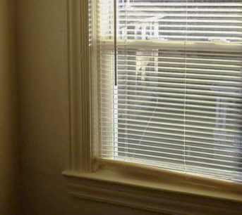 Thinking of a window treatment? You can’t go wrong with window blinds!